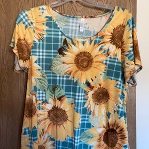 Lularoe Classic t size 2x. Like new.